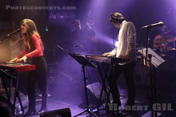 JULIA HOLTER - 2018-12-05 - PARIS - Petit Bain - 